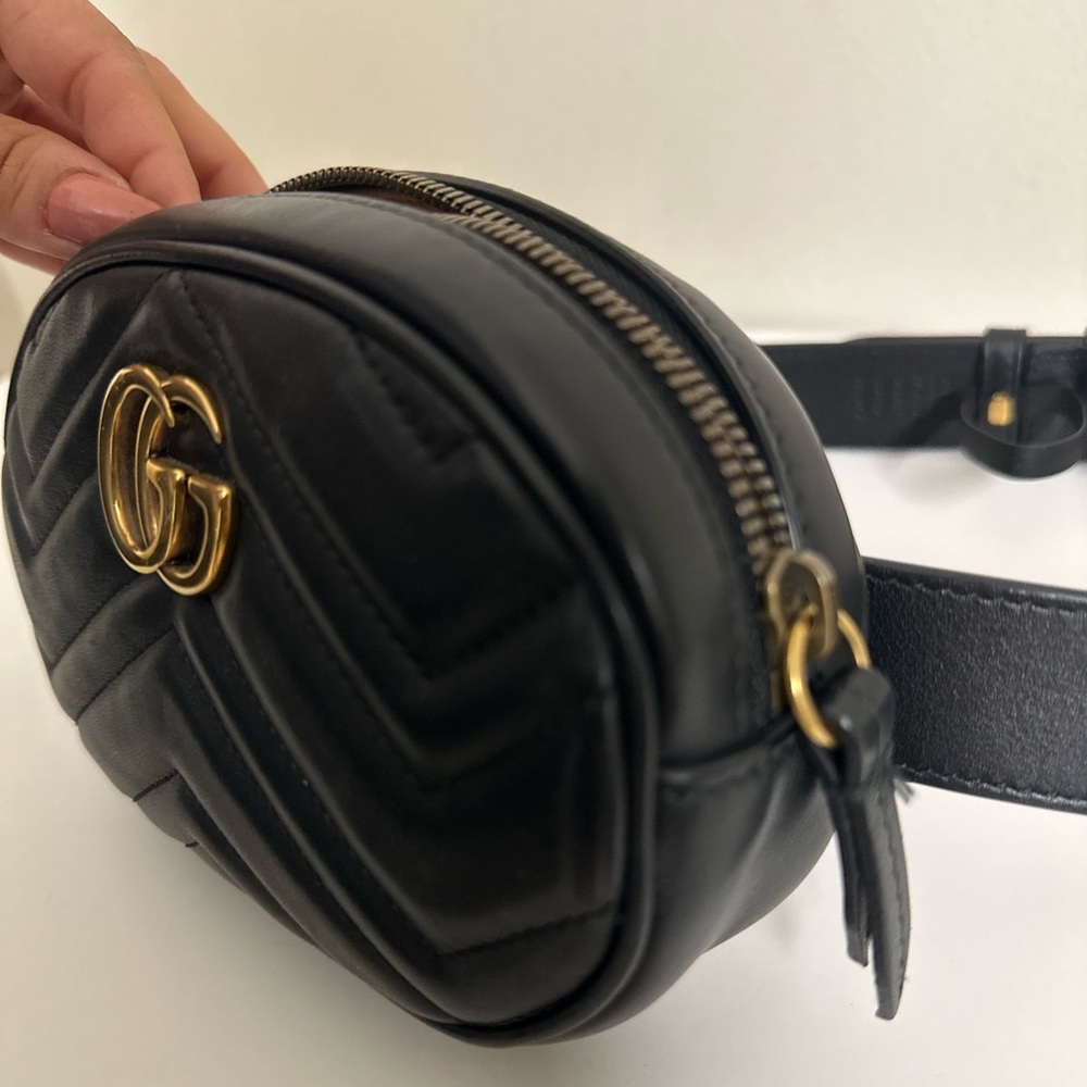 Gucci marmont black leather belt bag w/ signature gold logo emblem - Picture 10 of 15